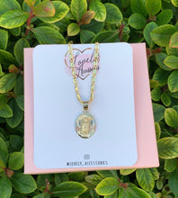 Load image into Gallery viewer, Oval Virgenctita Necklace