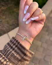 Load image into Gallery viewer, Bow Diamond Bracelet ✨🎀✨
