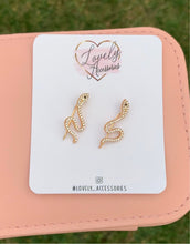Load image into Gallery viewer, Snake Earrings 🐍
