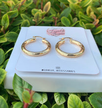 Load image into Gallery viewer, Wavy Hoops 🌊

