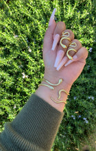 Load image into Gallery viewer, Ve Snake Cuff Bracelet✨🐍✨

