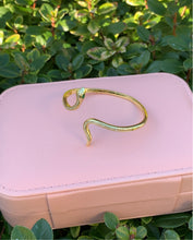 Load image into Gallery viewer, Ve Snake Cuff Bracelet✨🐍✨
