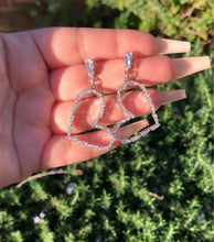 Load image into Gallery viewer, V Heart Earrings
