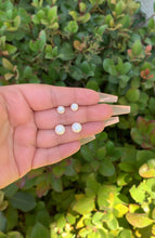 Load image into Gallery viewer, Pearl🤍 Set Earrings
