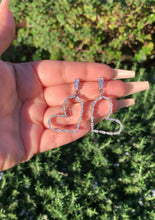 Load image into Gallery viewer, V Heart Earrings
